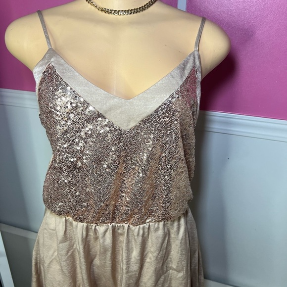 Sparkling Sequin Dress - Picture 3 of 8